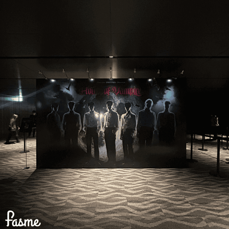 編集部レポ】新宿に“ヴァンパイアの館”出現！ENHYPEN『House of